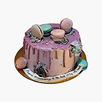 Macaron Drip Cake