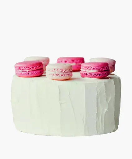 Creamy Macaron Cake